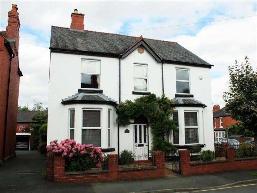 Laurels Bed and Breakfast Oswestry Buitenkant foto