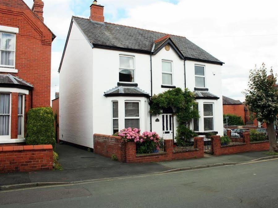 Laurels Bed and Breakfast Oswestry Buitenkant foto