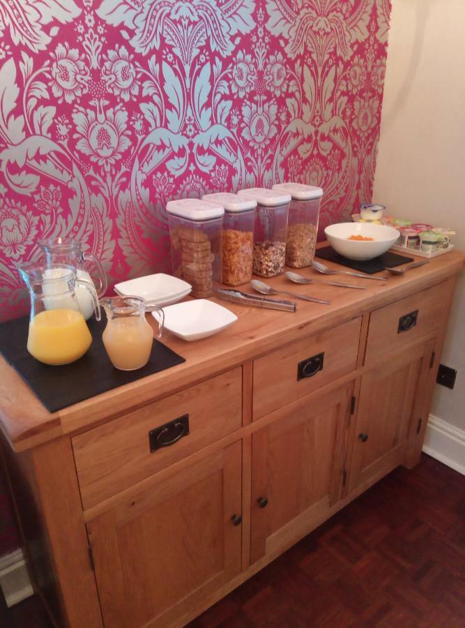 Laurels Bed and Breakfast Oswestry Buitenkant foto
