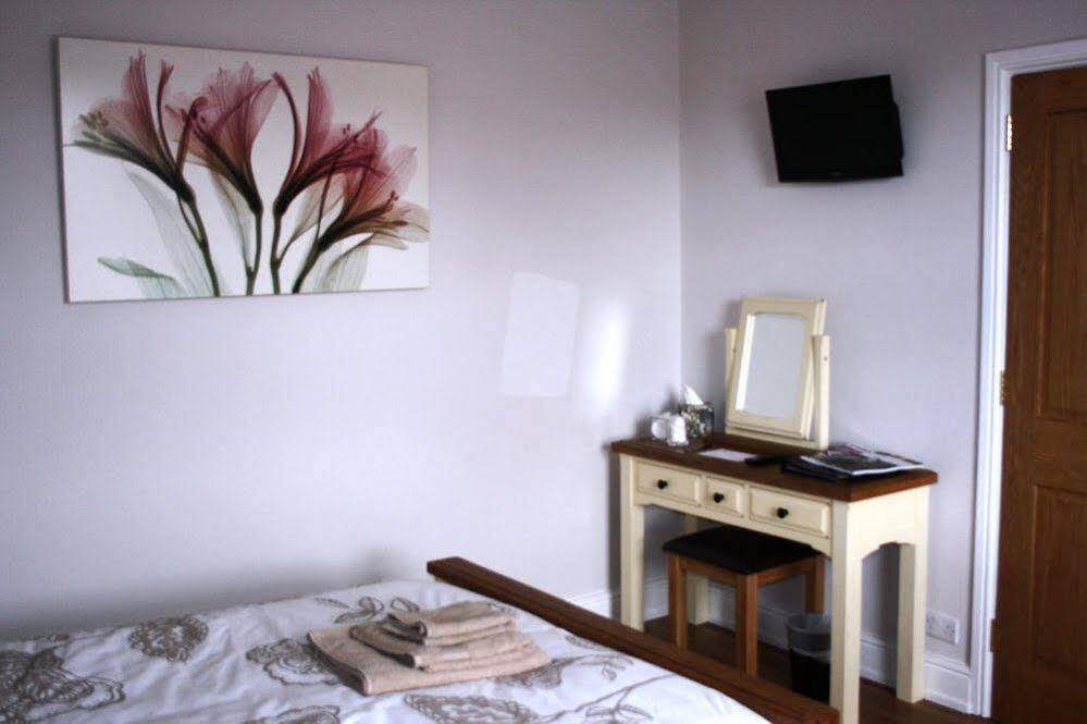 Laurels Bed and Breakfast Oswestry Buitenkant foto